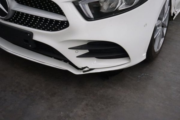 Mercedes-Benz A 220