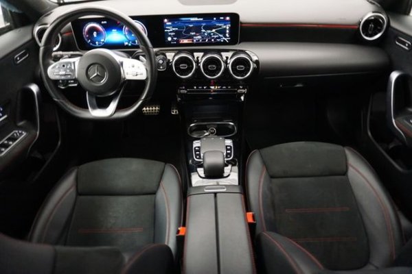Mercedes-Benz A 220