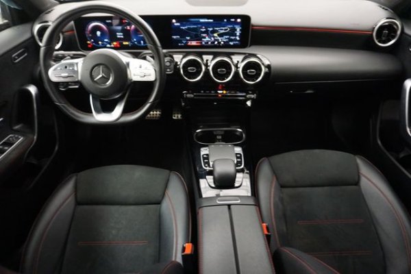 Mercedes-Benz A 220