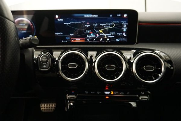 Mercedes-Benz A 220