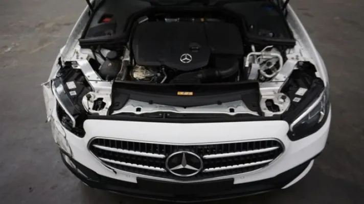 Mercedes-Benz E 200