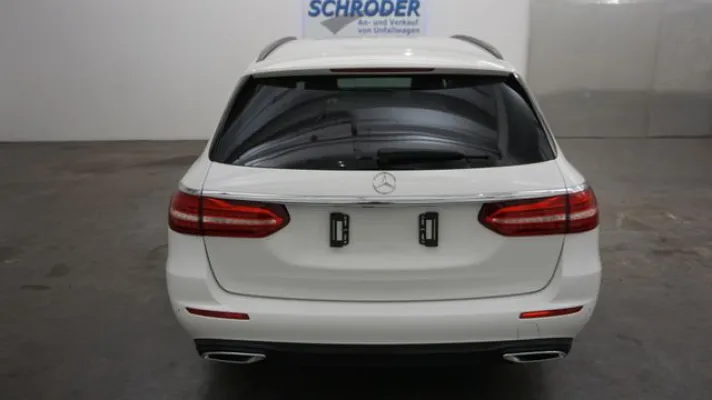 Mercedes-Benz E 200