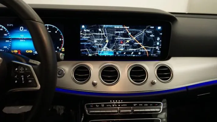 Mercedes-Benz E 200