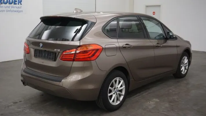 BMW 218