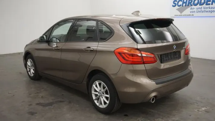BMW 218