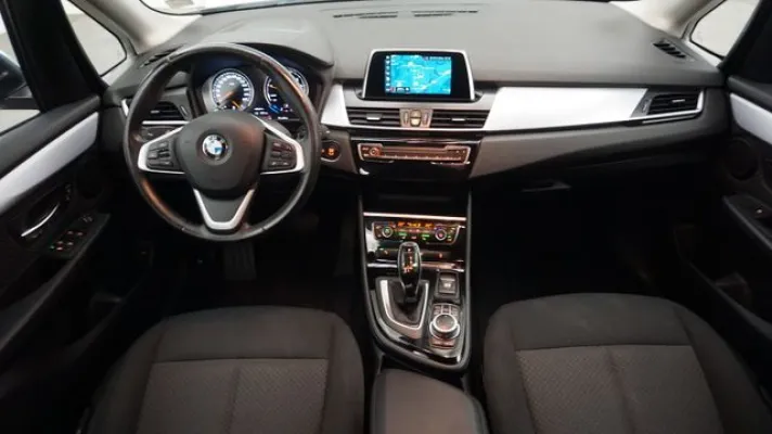 BMW 218