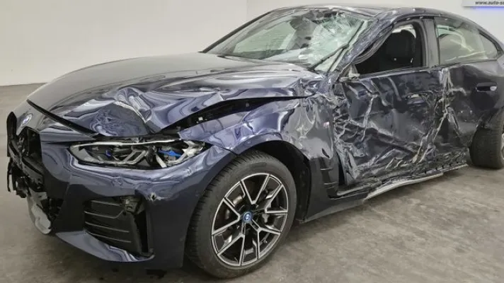 BMW i4