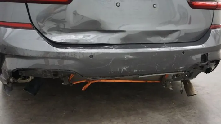 BMW 330