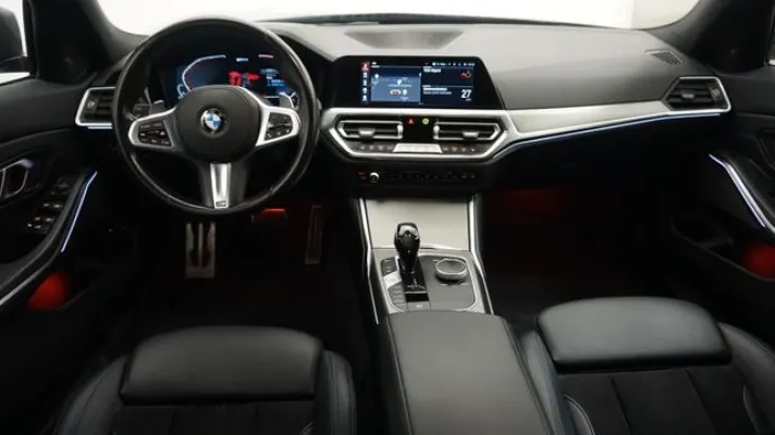 BMW 330