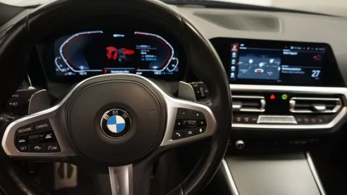BMW 330