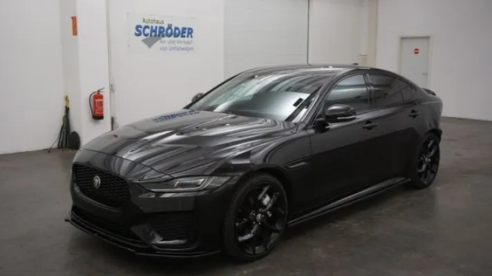 Jaguar XE