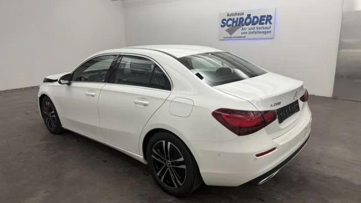 Mercedes-Benz A 200