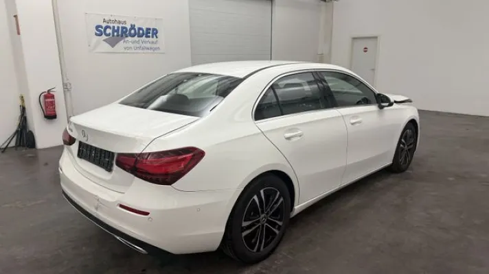 Mercedes-Benz A 200