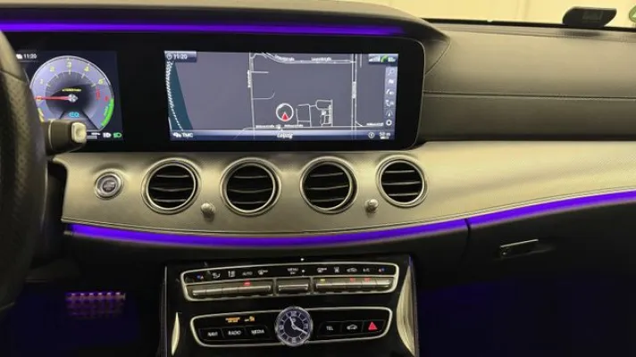 Mercedes-Benz E 300