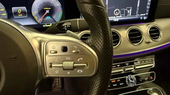Mercedes-Benz E 300