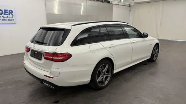 Mercedes-Benz E 300