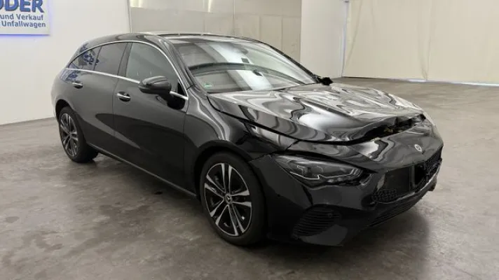 Mercedes-Benz CLA 200