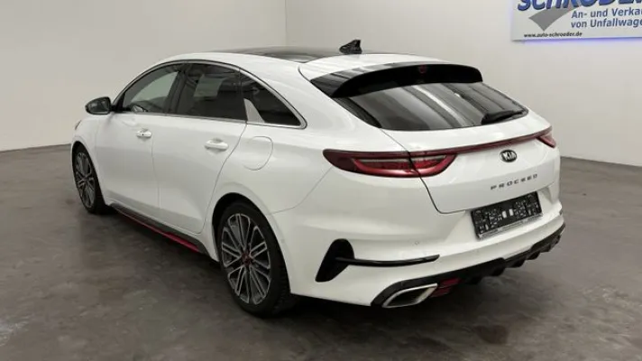 Kia pro cee'd / ProCeed