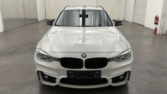 BMW 330